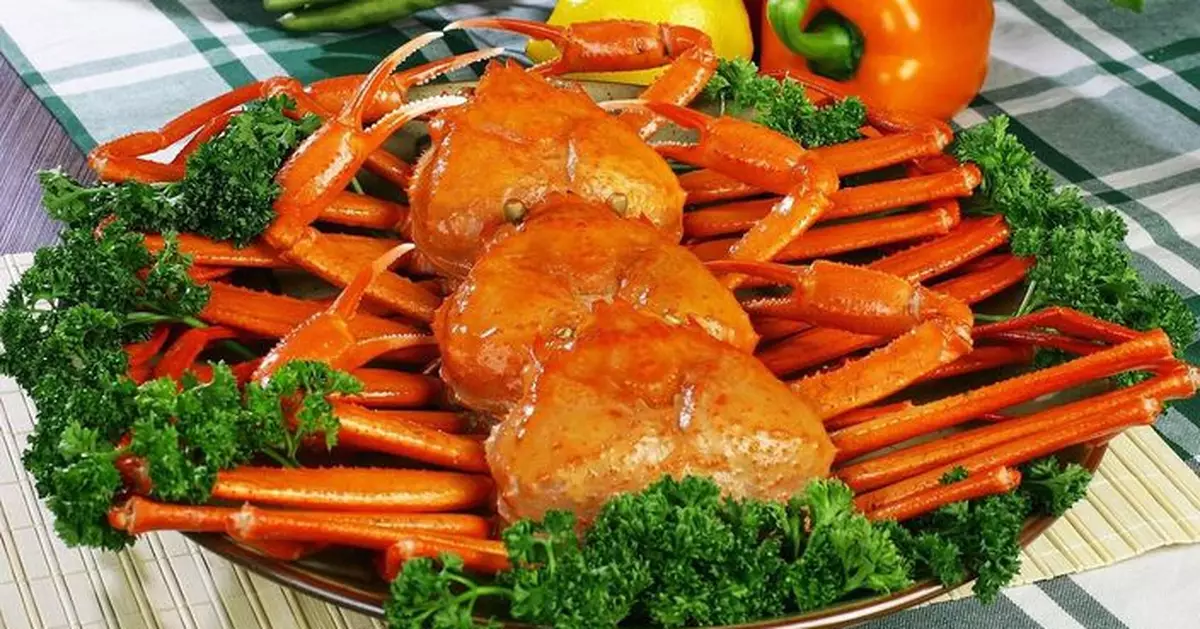 認識家鄉美食！日小學生午餐享「當季原隻松葉蟹」 歡呼慶幸出生射水市