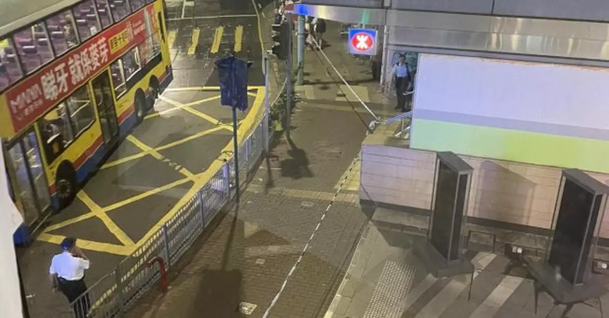 男子報稱港鐵香港大學站對開懷疑被人刺傷　B1出入口暫時關閉