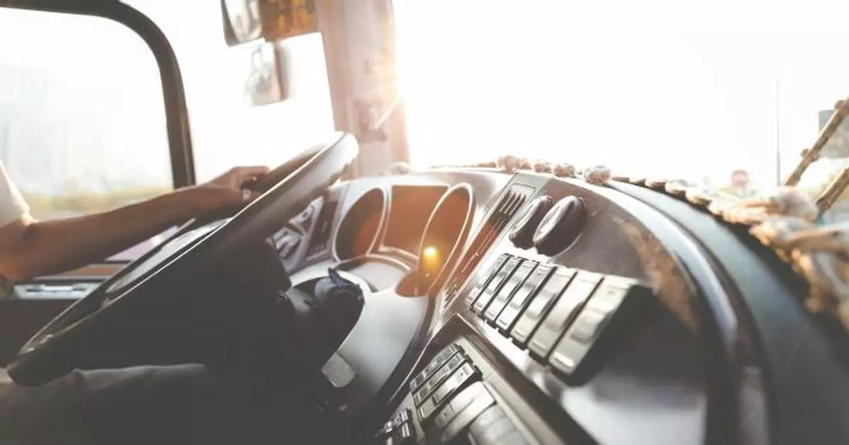 爆爭執情緒失控 英巴士司機怒推7旬翁落車遭解僱 被控嚴重傷人罪