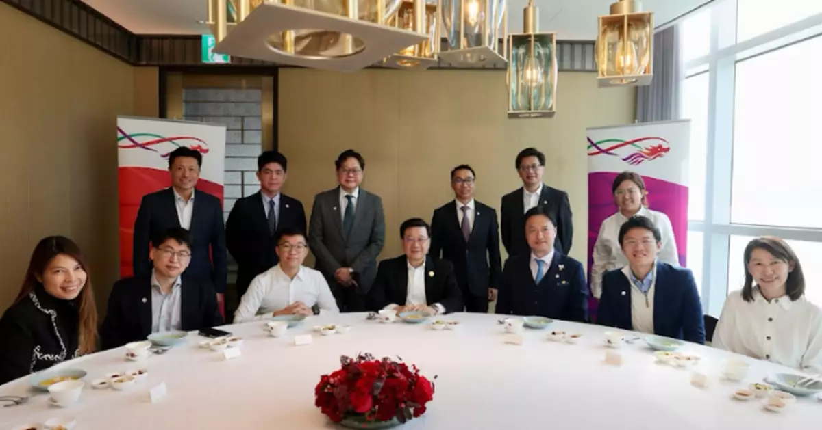 在韓期間晤港人港企及華商代表 李家超﹕兩地不同領域合作空間巨大