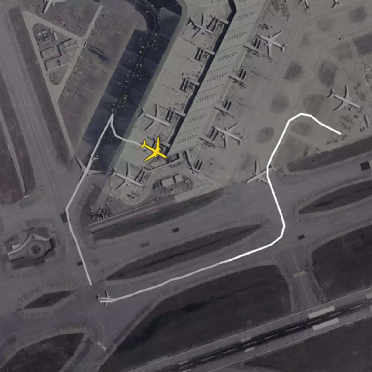 星宇航空飛台北客機起飛前疑液壓系統故障返回停機坪