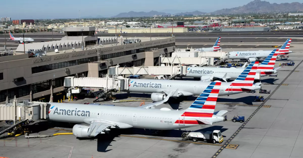 美國聯邦政府停擺 全美周六取消約1500航班