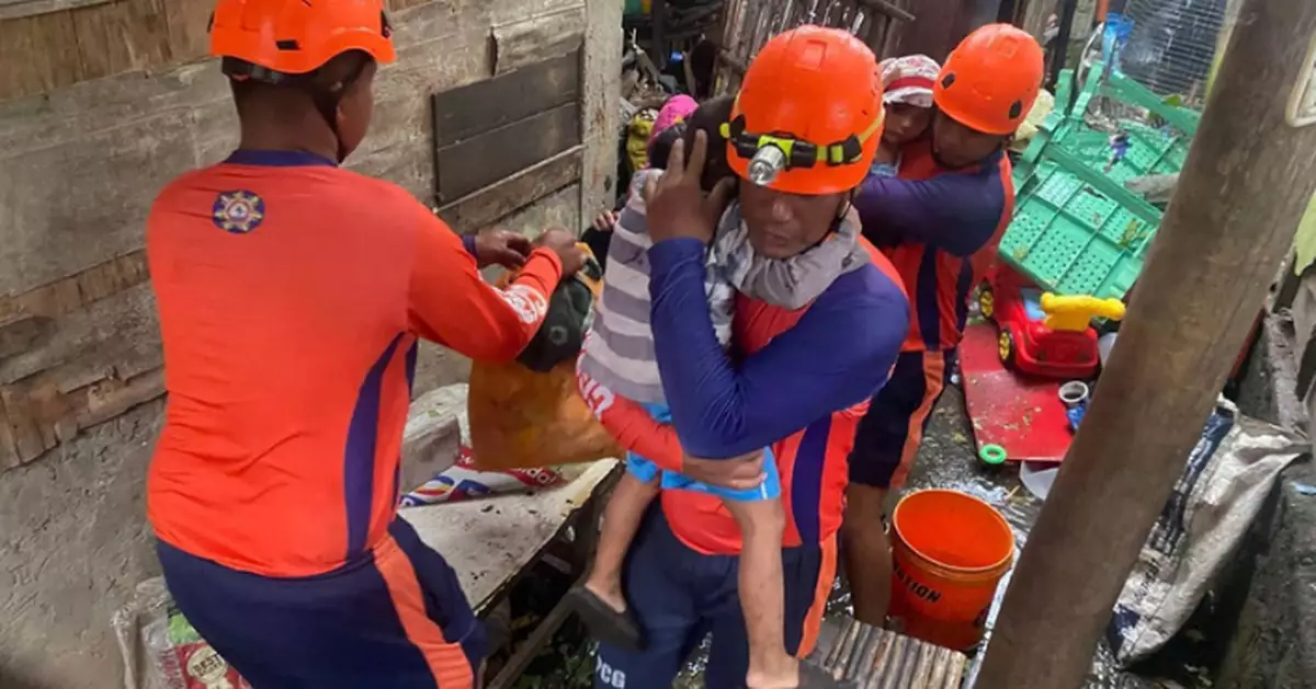 超強颱風鳳凰逼近菲律賓嚴陣以待 撤離110萬民眾