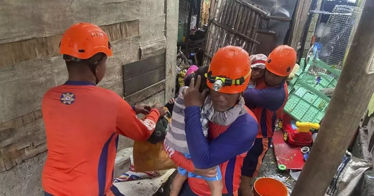 鳳凰以超強颱風級別登陸菲律賓北部呂宋島 當局疏散逾百萬人