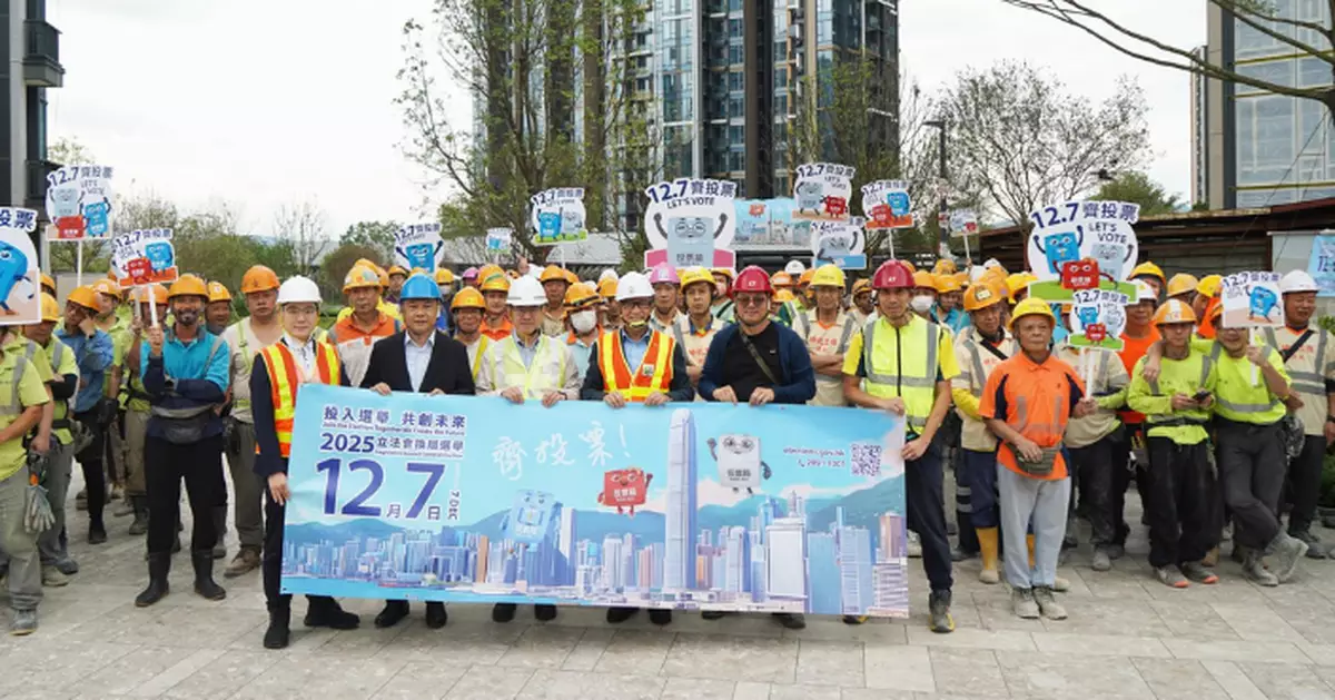 2025立法會選舉｜發展局副局長林智文到工地籲工友投票