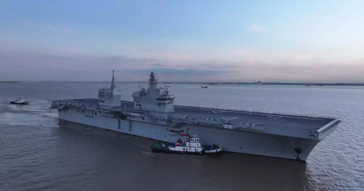 完成首次航行試驗任務 解放軍海軍四川艦返回船廠