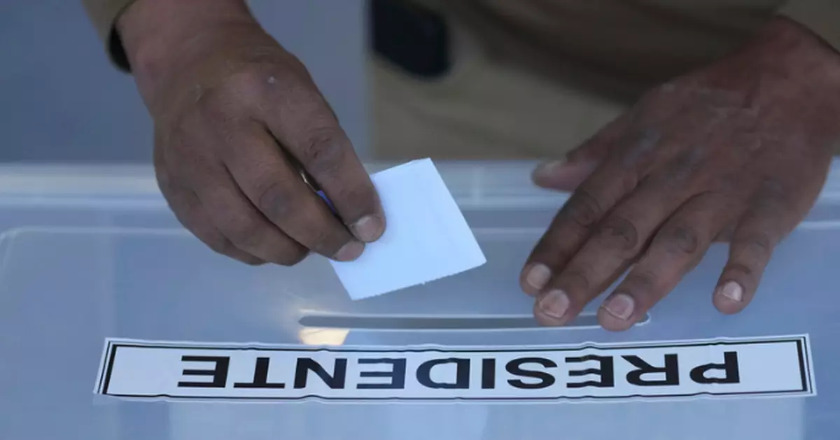 智利總統及議會選舉投票開始 共產黨員哈拉民調領先