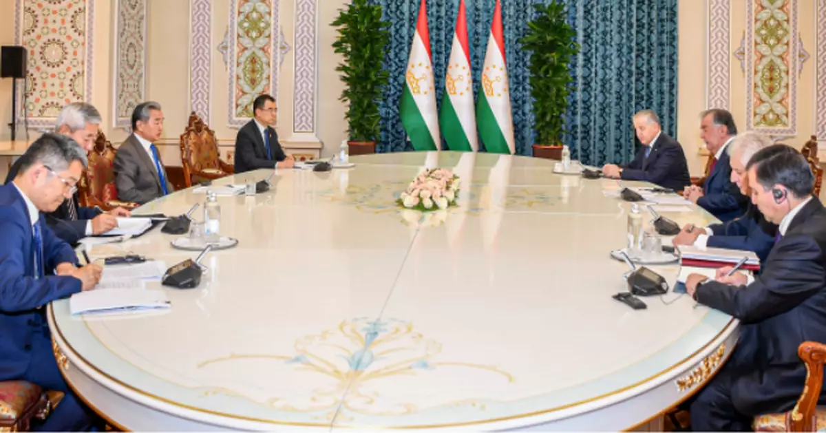 王毅：中方絕不容許日本軍國主義死灰復燃