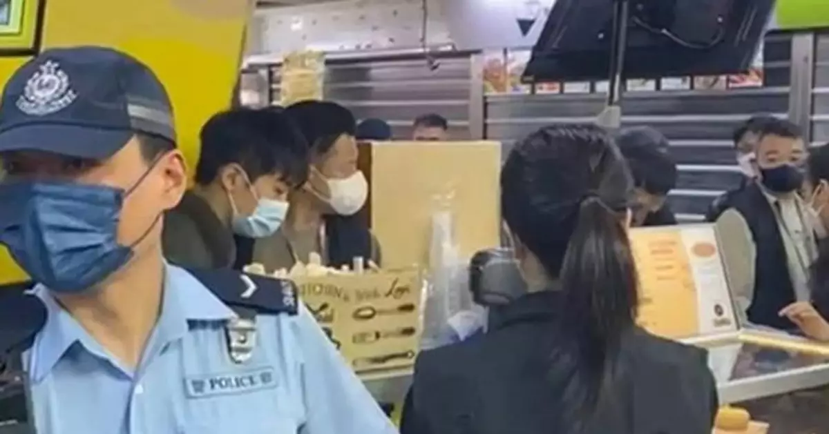 警方圍封搜查葵涌廣場班戟店「鳩戟」消息：一名男子涉煽動罪被捕