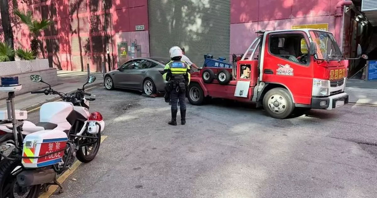 警方油尖區打擊違泊發642張牛肉乾 拘一名39歲男司機涉無牌駕駛等罪