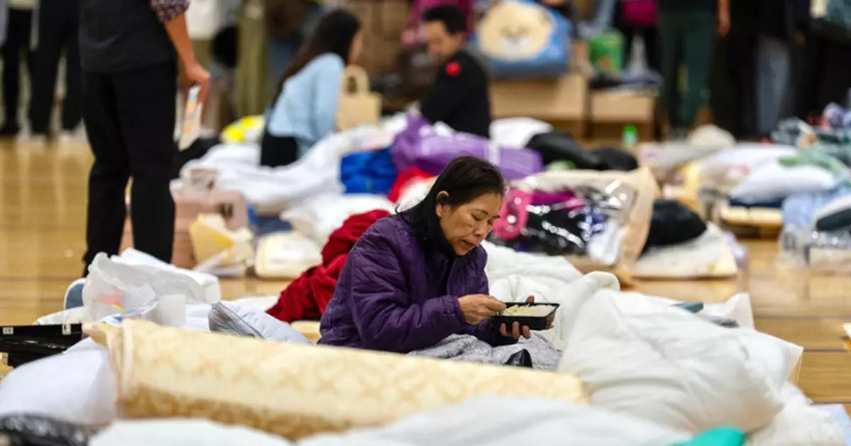 同心救災｜多間企業續伸出援手 向宏福苑災民捐贈