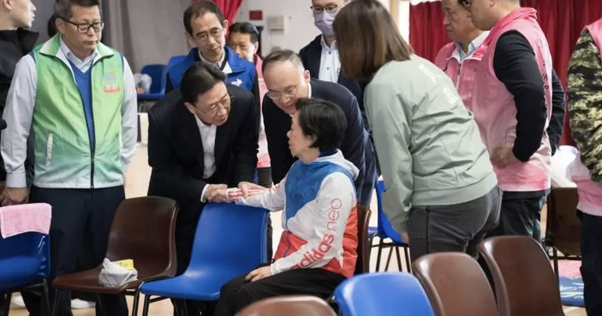 大埔五級火｜中央港澳辦兩副主任赴港助救災 到醫院及社區中心慰問傷者與居民