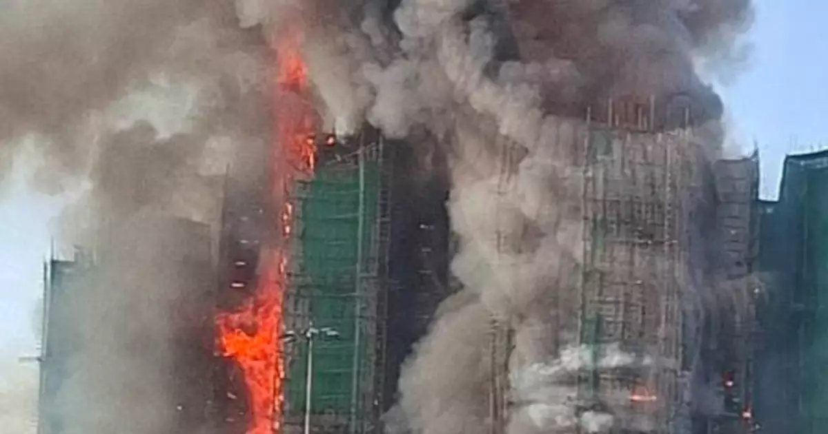 大埔五級火｜宏福苑火警升至四級 棚架起火蔓延其他樓宇有人嚴重燒傷