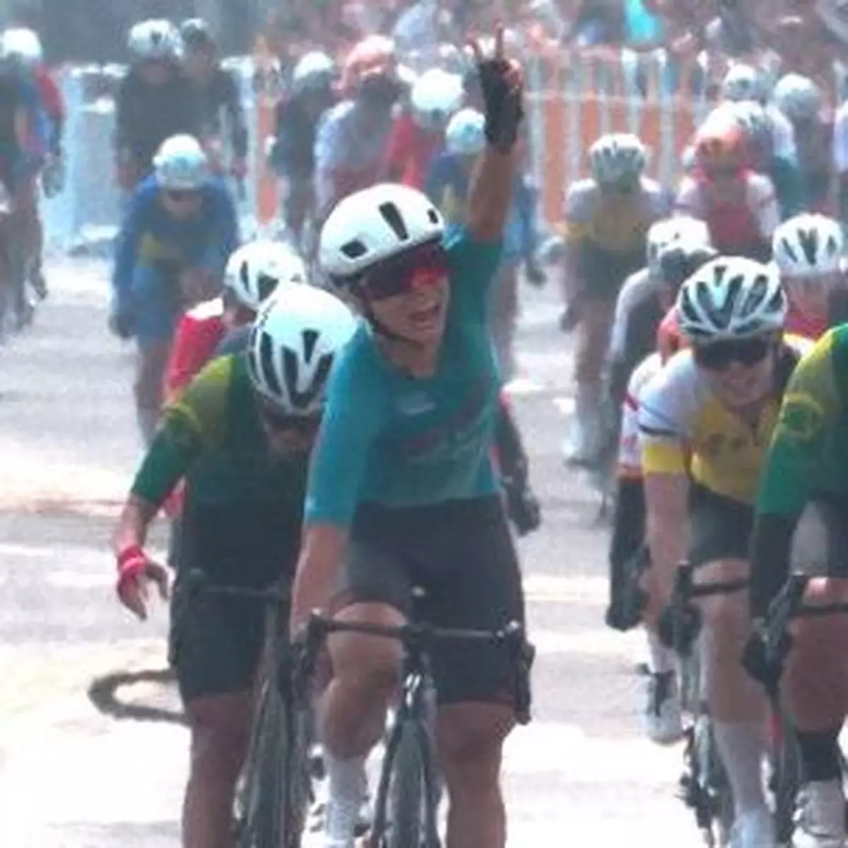 十五運會｜港隊李思穎成功衛冕公路自行車女子個人賽冠軍