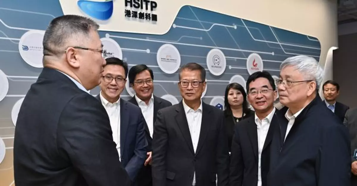 中央宣講團到河套香港園區參觀濕實驗室設施及人才公寓