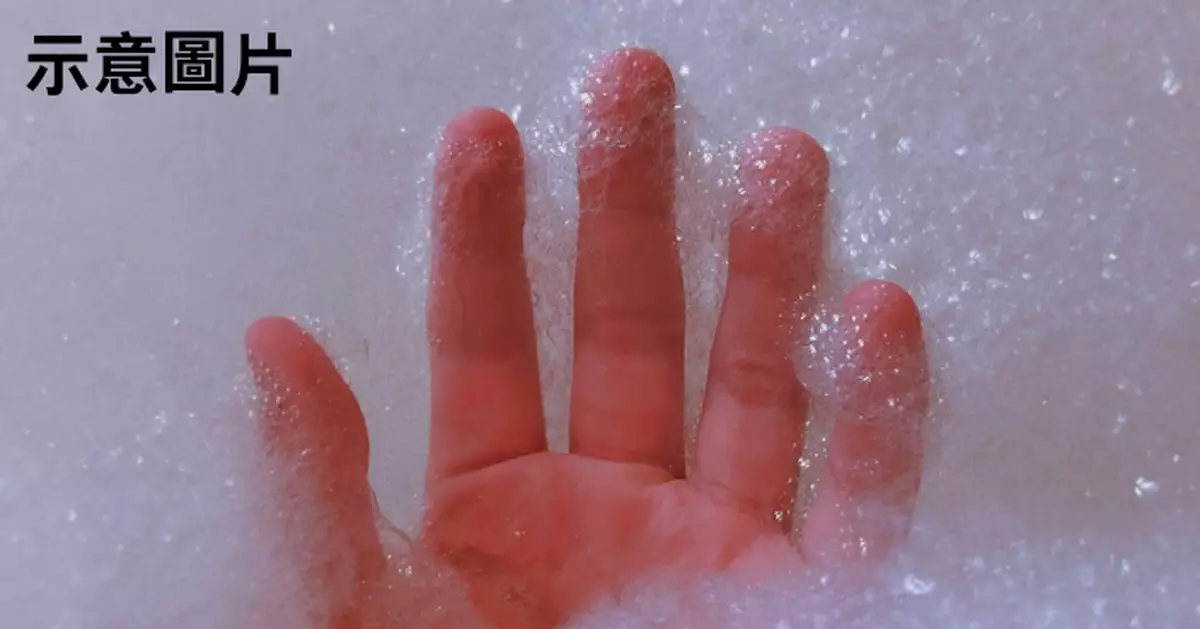 泡澡疑受酒精藥物影響睡著 美國爸醒來驚覺1歲多女兒懷中溺斃