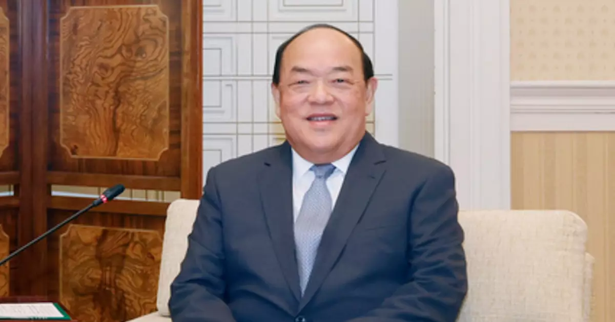 賀一誠及高開賢獲頒澳門大蓮花榮譽勳章