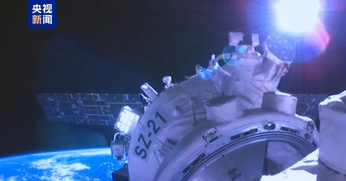 神二十乘組改乘神二十一回航 當局指神二十返回艙舷窗玻璃裂紋會令艙內失壓