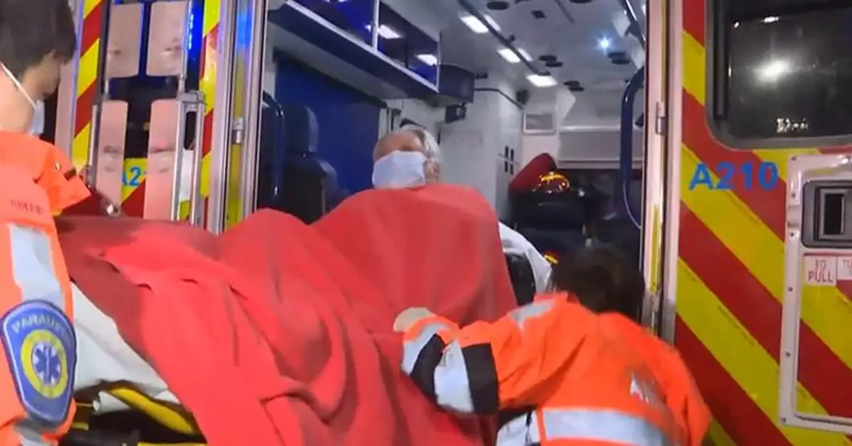 新蒲崗祟齡街餐廳起火波及樓上護老院 兩名長者不適送院