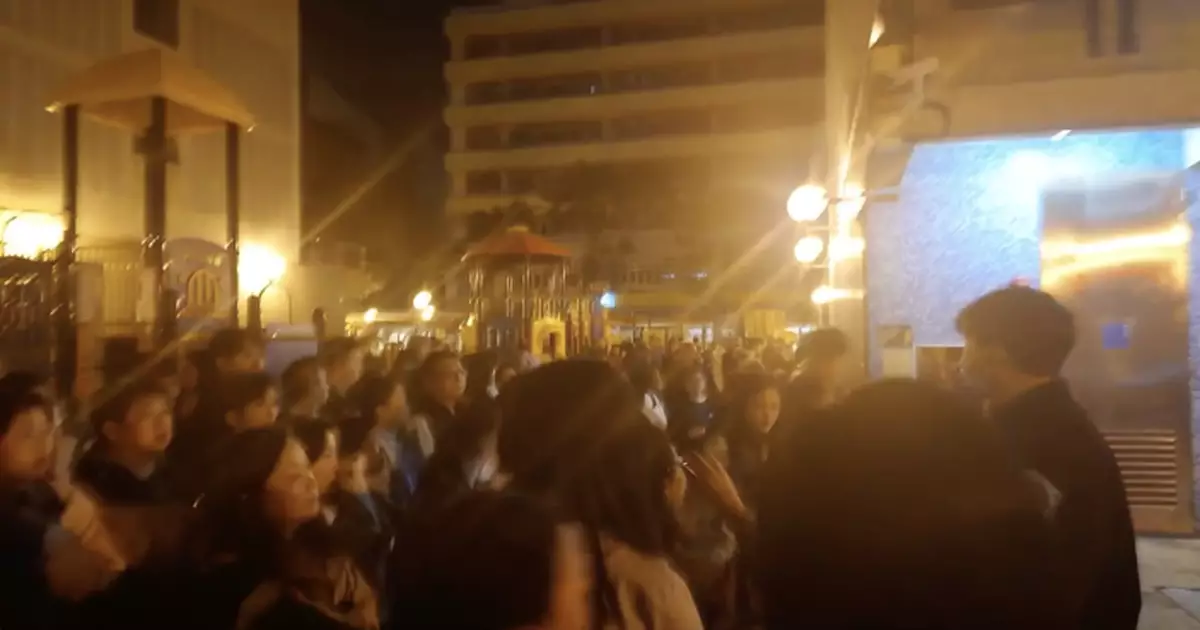 天水圍天澤邨單位凌晨火警濃煙滾滾 男子燒傷送院400人需疏散