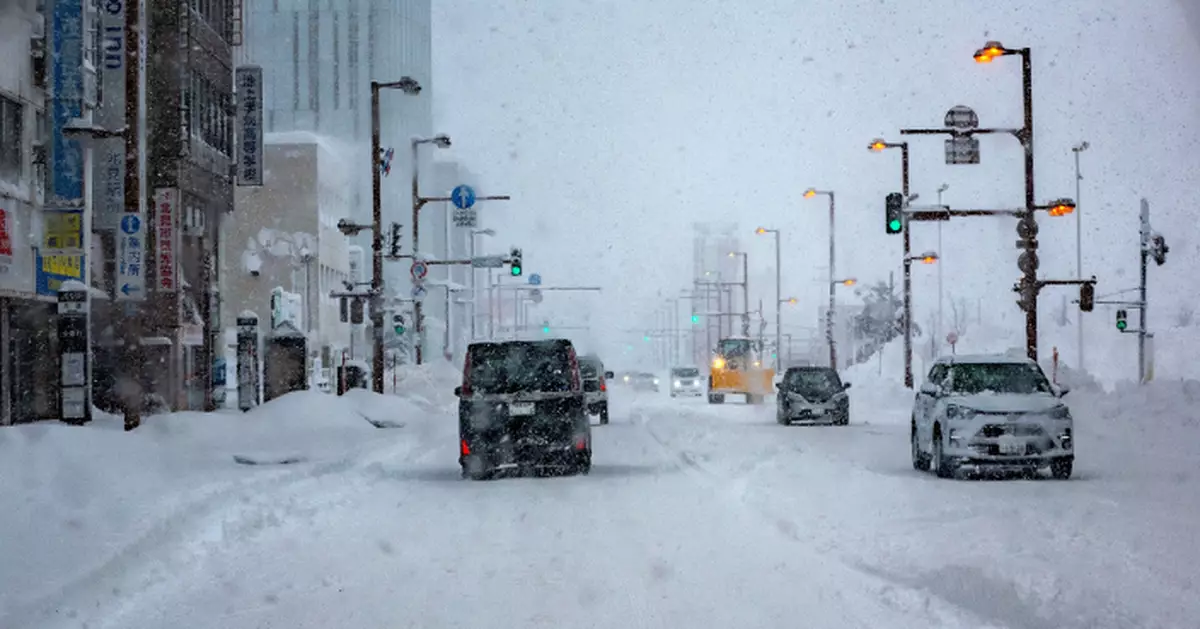 暴風雪襲日本北海道 交通中斷逾百航班取消