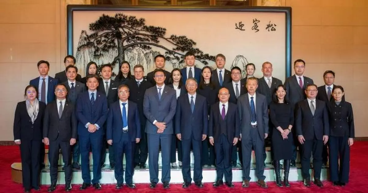 沈春耀接見香港大律師公會訪京團 相信特區政府可妥善處理大埔火災