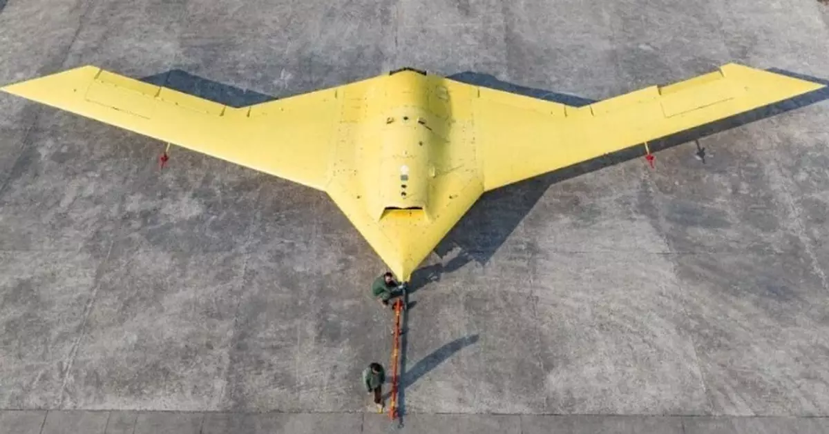 「空中大蝙蝠」騰空！彩虹-7成功首飛，開啟中國高端隱形作戰新篇章