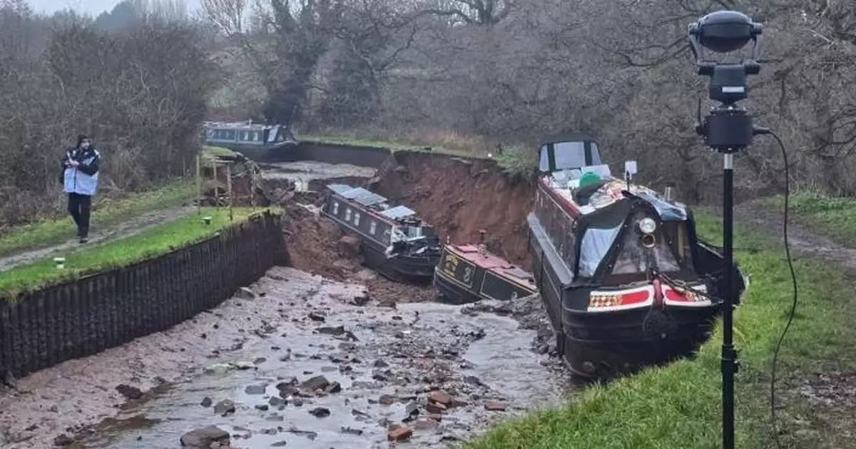 英國運河凌晨塌陷變天坑　多艘窄船直墜4米深洞　河水一夜流失見底