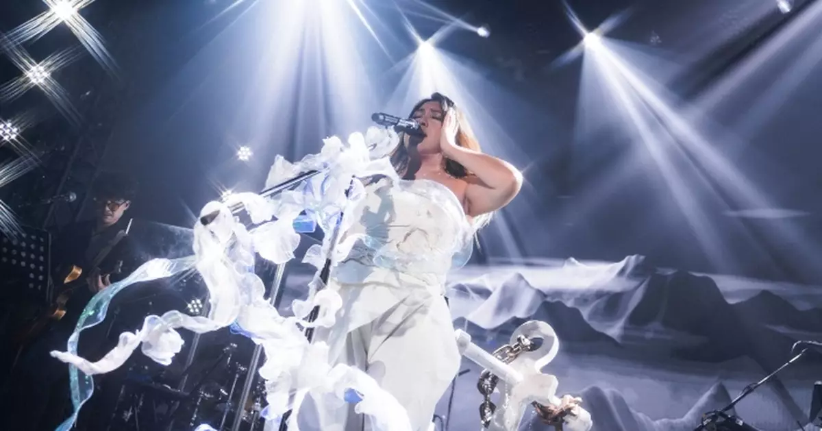 Serrini開騷重新編曲多首歌曲誠意十足 全場觀眾大玩保鏢Dress Code真假分不清