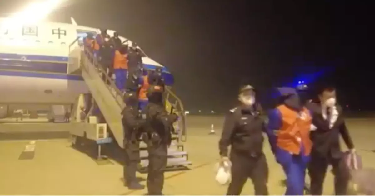 中緬泰聯合行動清剿緬甸賭詐園區 押解952名中國疑犯回國