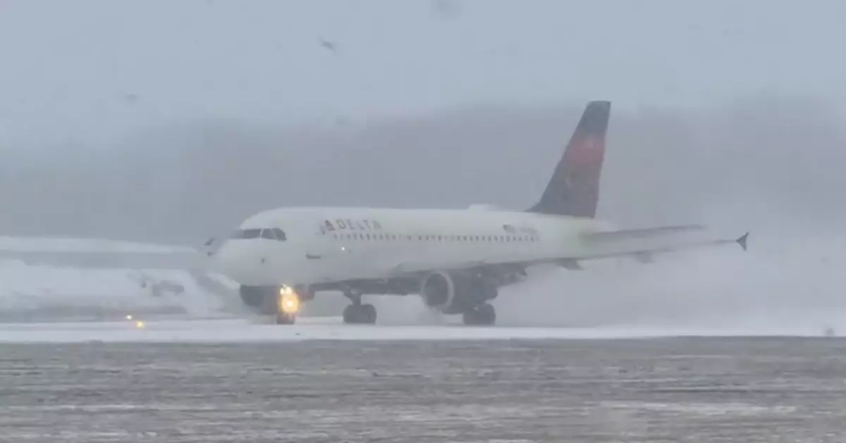 暴風雪吹襲美國東北部  多個機場大量航班延誤取消