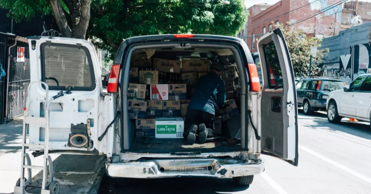 網購潮爆倉！紐約法拉盛、長島郵局塞爆 郵差嘆：貨根本分不完
