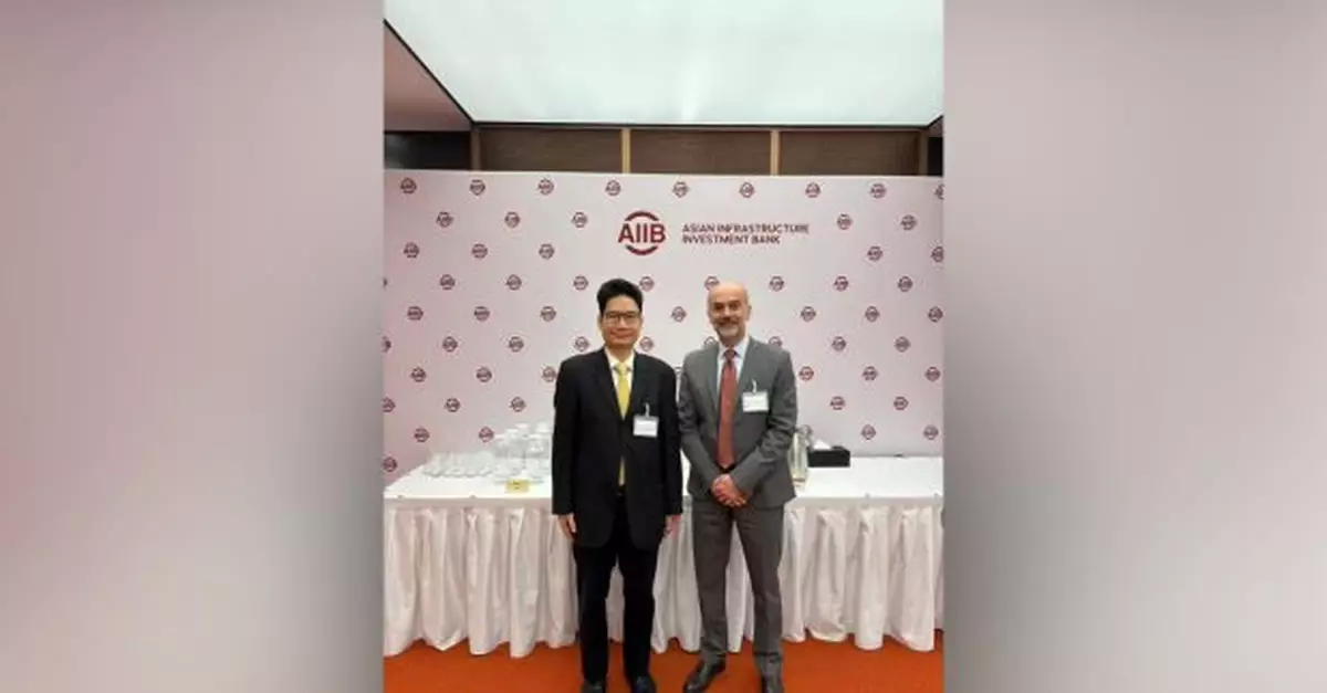 陳浩濂與亞投行團隊為來港設辦事處舉行籌備工作會議