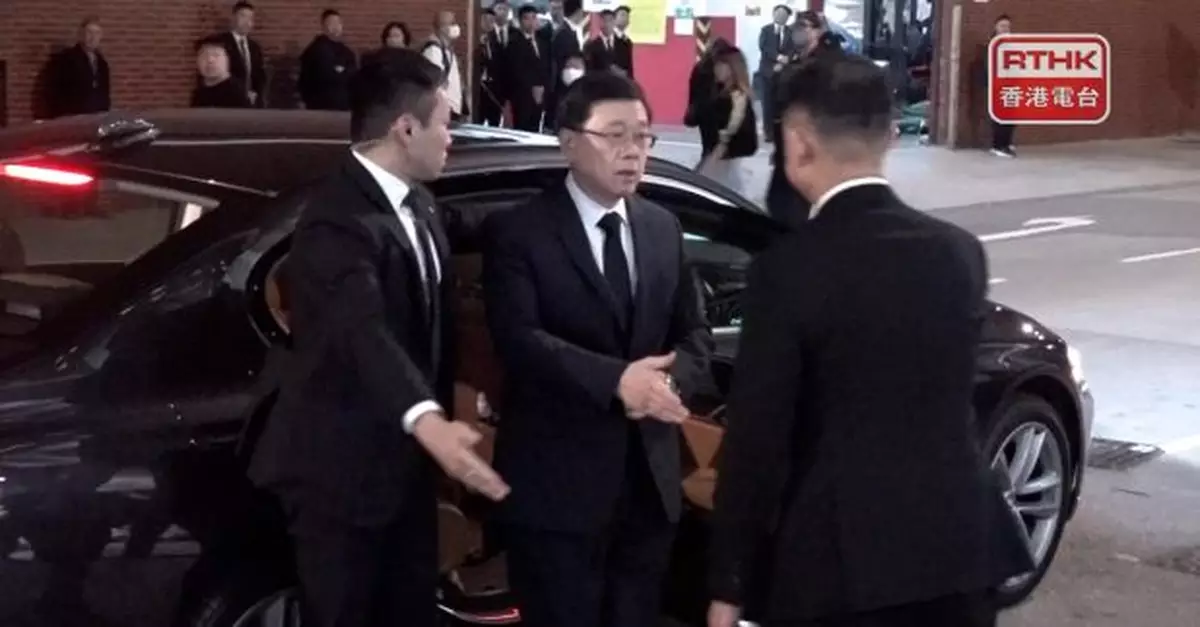 宏福苑五級火|何偉豪設靈 李家超、梁振英和曾蔭權等致意