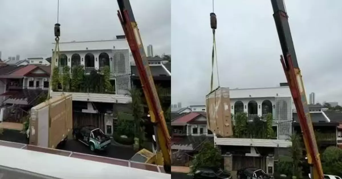 新買電視機太大樓梯太窄過唔到 大馬屋主出動吊車「空運」入屋