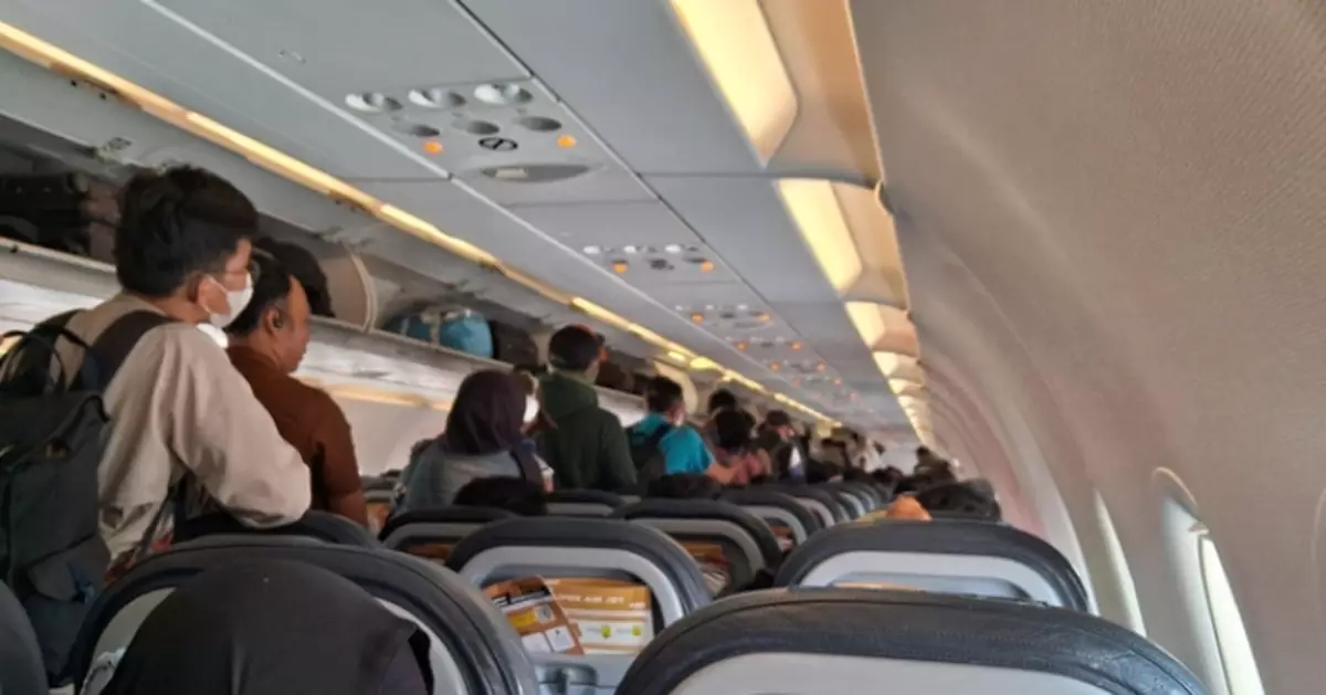 飛機未停穩即起身惹爭議 土耳其擬罰違規乘客 旅遊顧問咁分析