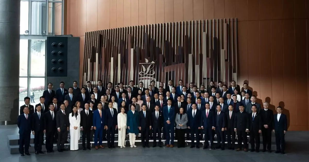 立法會下周四舉行2小時特別論壇 陳振英稱參選主席獲多人支持 李慧琼感謝不同界別提名