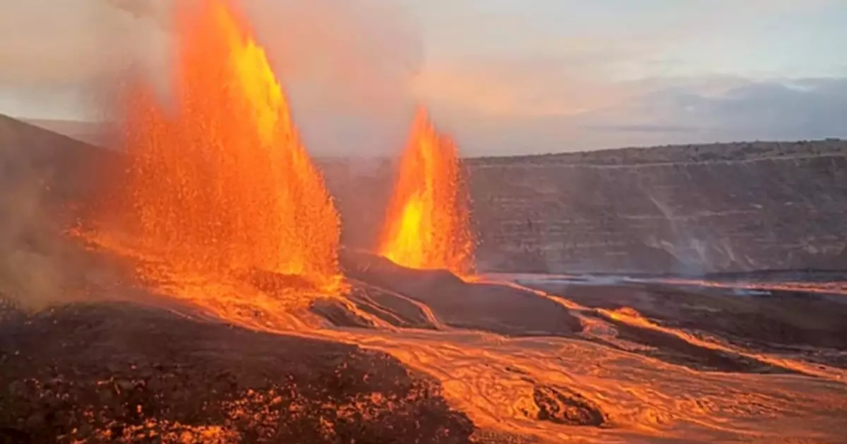 為拚流量不要命！夏威夷火山噴發 鏡頭驚見2網紅擅闖管制區