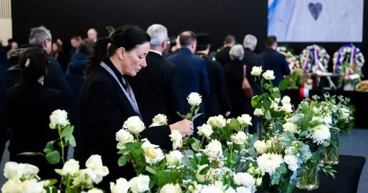 瑞士全國多地有儀式悼念元旦日瓦萊州酒吧大火遇難者