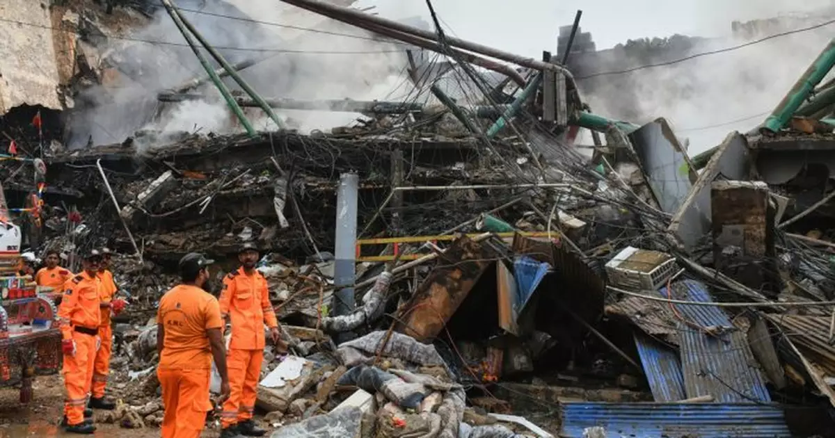 巴基斯坦購物中心大火  增至60人遇難