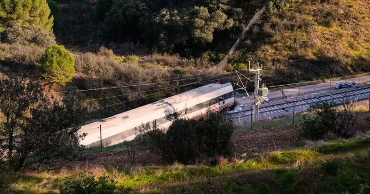 西班牙高鐵出軌相撞事故 初步調查指出事前路軌疑已斷裂