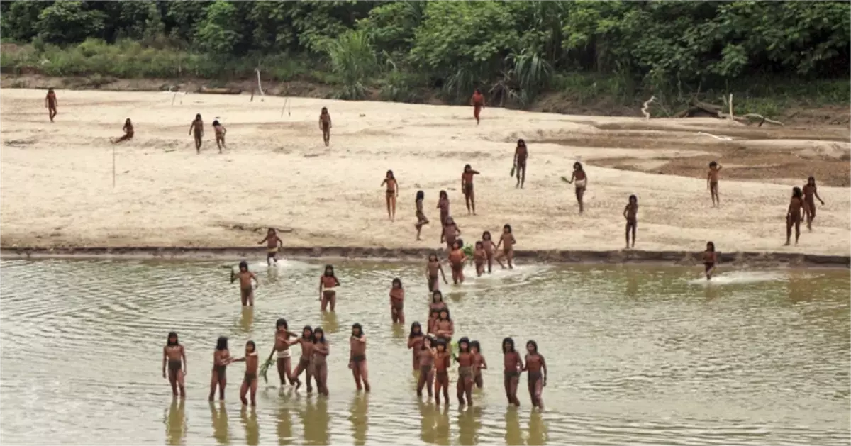 收香蕉唱歌翌日即翻臉　亞馬遜隱世部落200人突襲　2.1米巨箭射穿嚮導