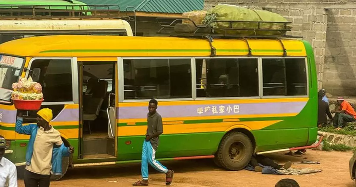 退役香港小巴非洲「變身」再出發 網笑嘆：真命苦！退休仲要繼續工作