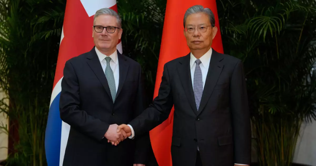 趙樂際與施紀賢會面 稱願恢復中英兩國立法機構正常交往