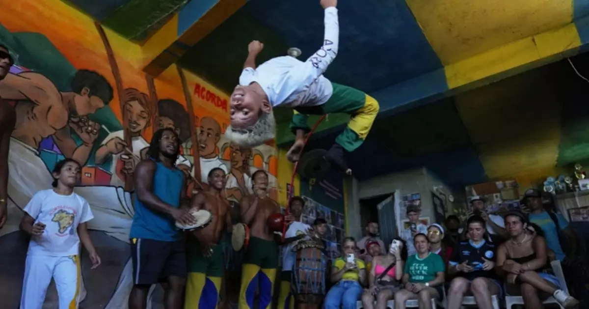 里約貧民窟成旅遊新寵！電單車司機變身導遊帶團追尋「真正巴西」