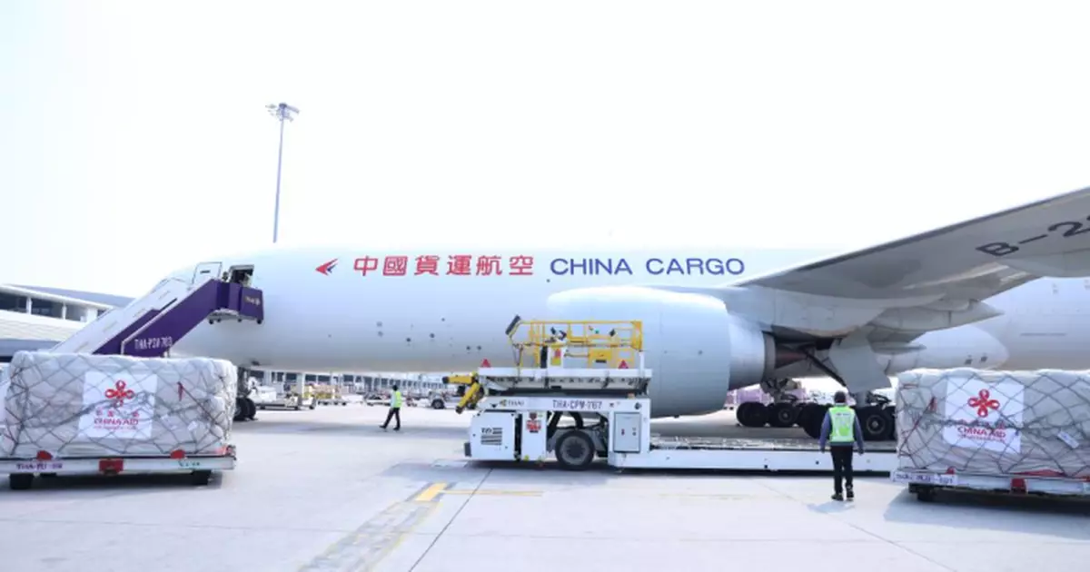 中國首批援助泰國人道主義物資運抵曼谷
