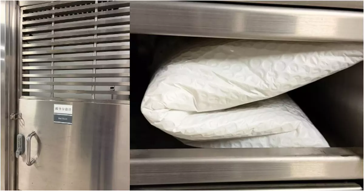 「特快專遞」包裹遭郵差暴力屈摺塞入信箱  港女公開「夾硬嚟」相片掀熱議