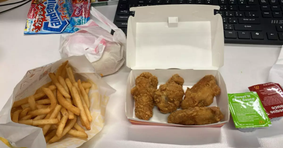 麥當勞外賣9件麥樂雞 開盒變4隻雞翼 食客傻眼：賺咗定蝕咗？