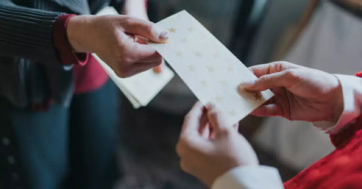 台男遭交往半年女友迫封包利是給親屬 總支恐逾3萬台幣 網齊勸：當你ATM