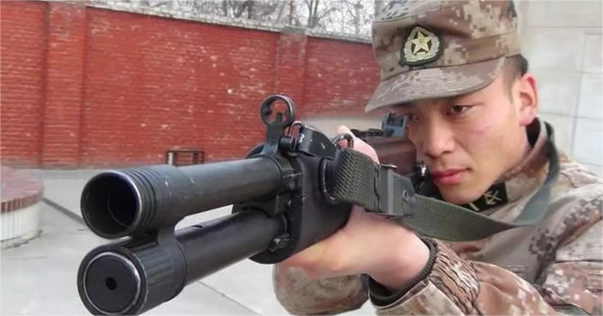 西部戰區單兵四件套驚喜曝光　步槍無人機攻防一體化　地面作戰格局煥新變革